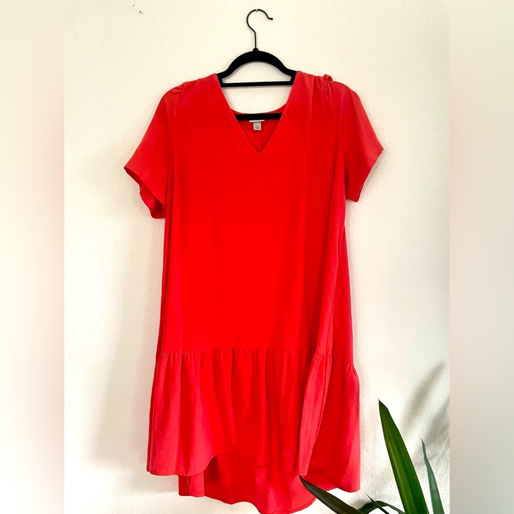 Coral dress, size M.